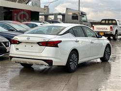 نيسان ألتيما